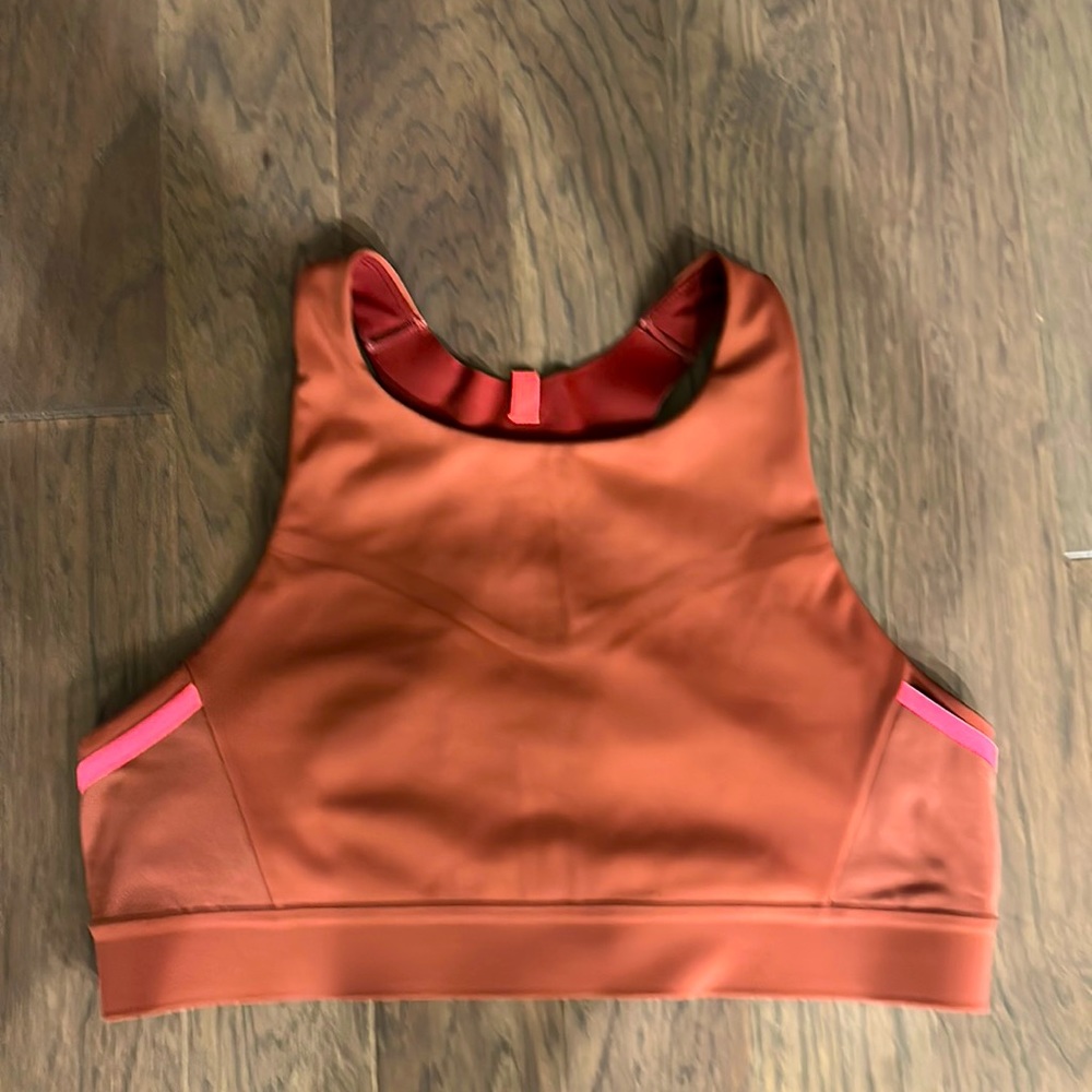 Brooks Sports Bra w/ Pocket